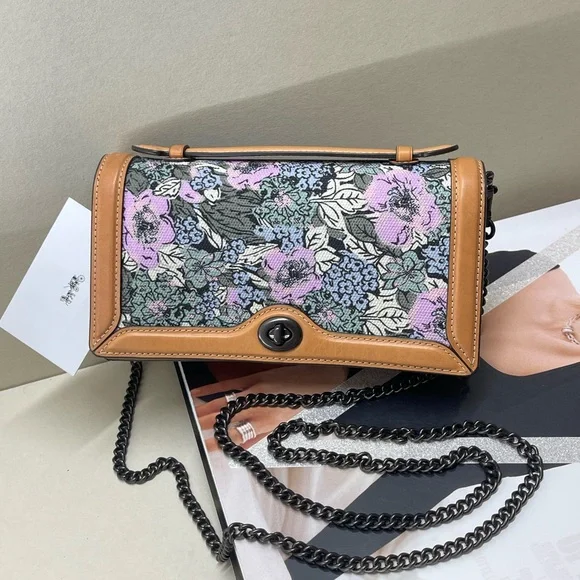 (new+card) Coach turnlock crossbody /clutch leather trim